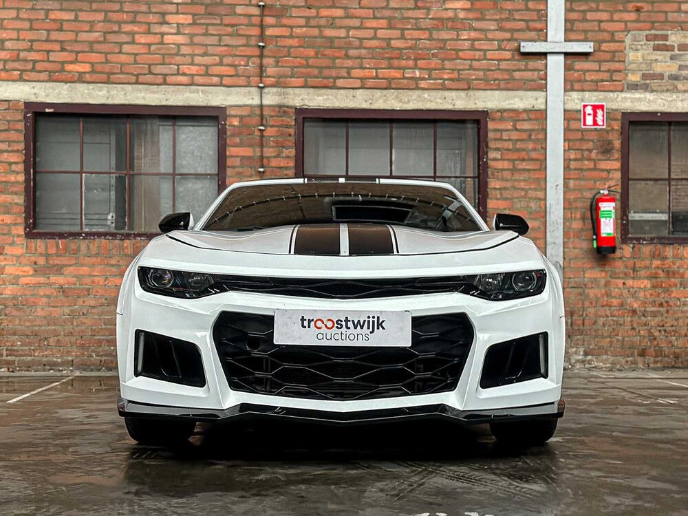 Chevrolet Camaro 1LT 2.0L I4 F DOHC 16V 275pk 2017