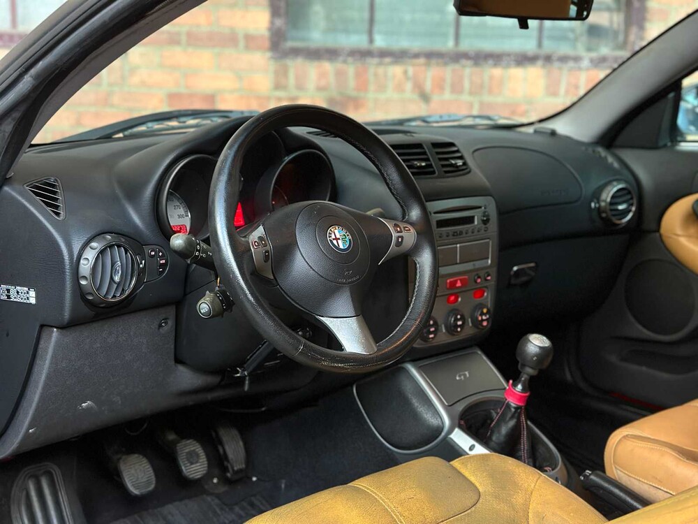Alfa Romeo GT 3.2 V6 240pk 2004 -Youngtimer-