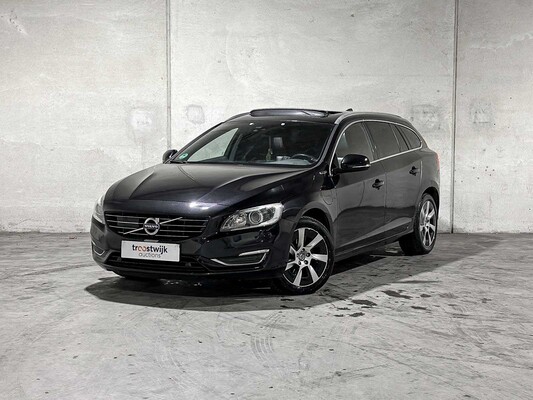 Volvo V60 2.4 D6 AWD Plug-In Hybrid Summum 285pk 2013 (Origineel-NL), 6-SFG-70