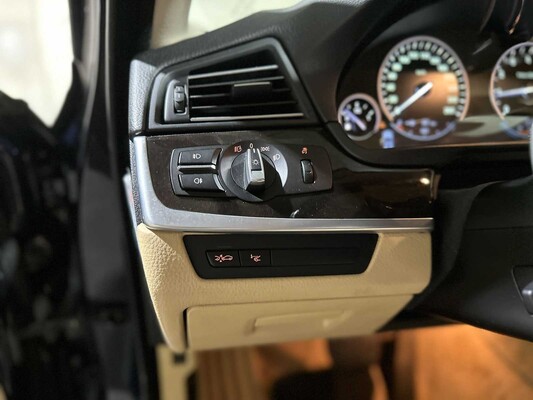 BMW 528xi Touring High Executive 245pk (Origineel-NL) 2012 5-serie, 89-TXH-2