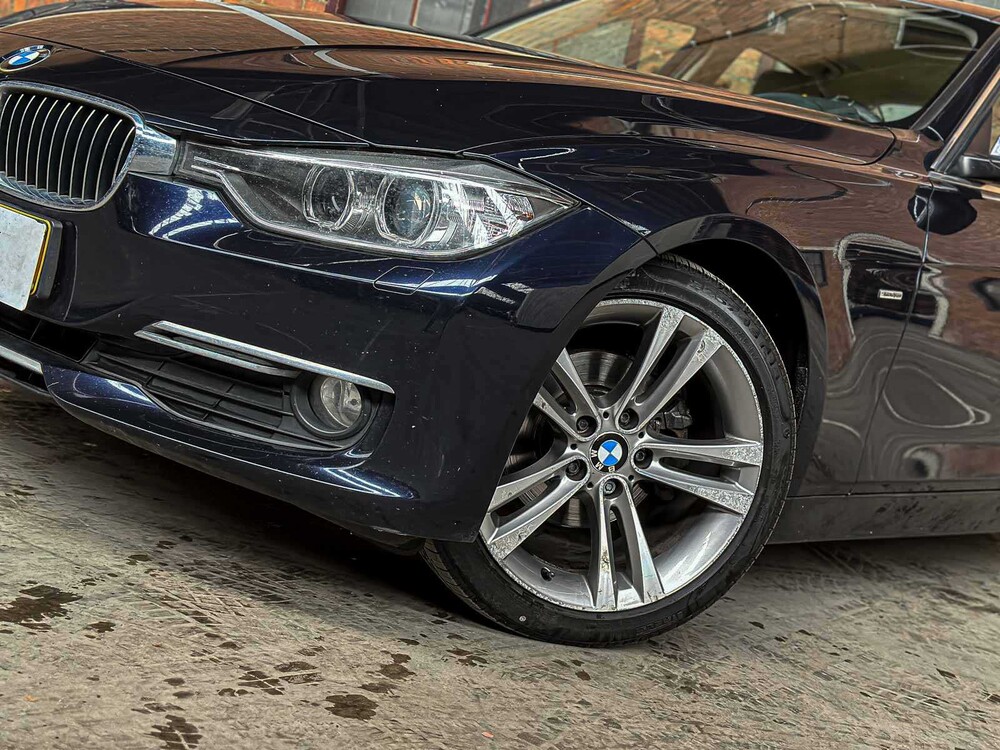 BMW 320i EfficientDynamics Edition Upgrade Edition 170pk 2013 (Origineel-NL) 3-serie, 1-SLL-03