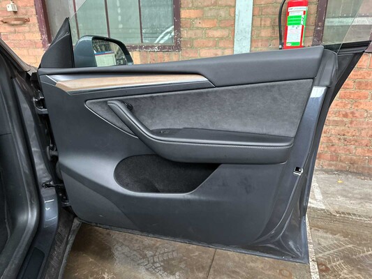 Tesla Model Y Long Range AWD 75kWh 351pk 2021, N-842-RT