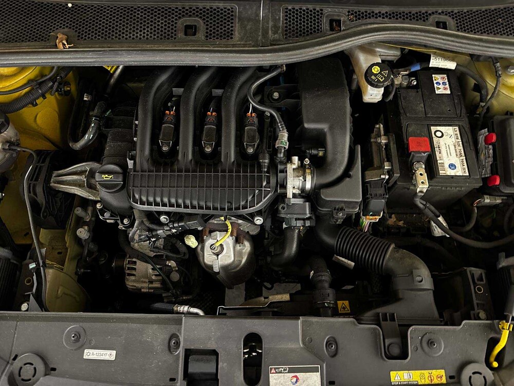 Peugeot 208 1.2 PureTech Like 75pk 2023, R-956-ZL