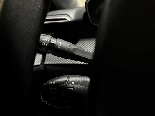 Peugeot 208 1.2 PureTech Like 75pk 2023, R-956-ZL