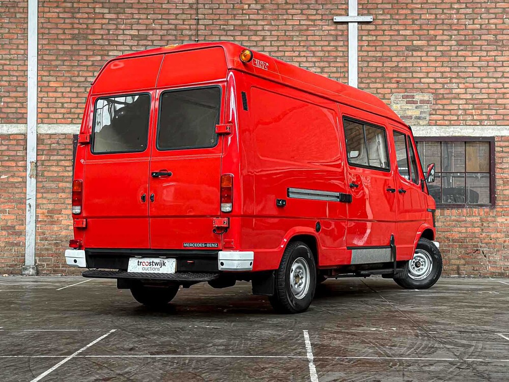 Mercedes-Benz -Brandweerwagen- 310D hoog G.V.W. Lang/Laag 95pk 1994, V-76-NGP