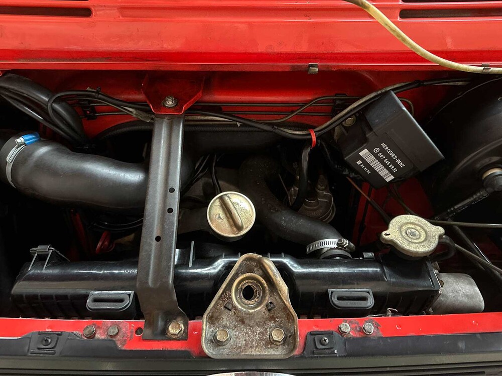 Mercedes-Benz -Brandweerwagen- 310D hoog G.V.W. Lang/Laag 95pk 1994, V-76-NGP