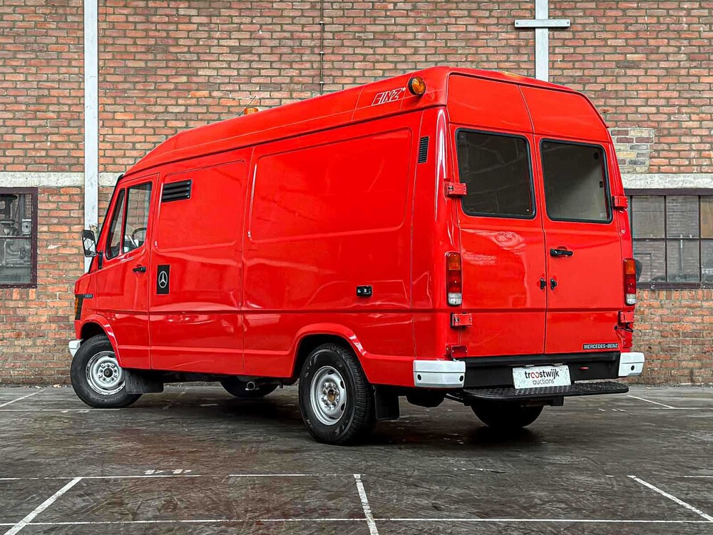 Mercedes-Benz -Brandweerwagen- 310D hoog G.V.W. Lang/Laag 95pk 1994, V-76-NGP
