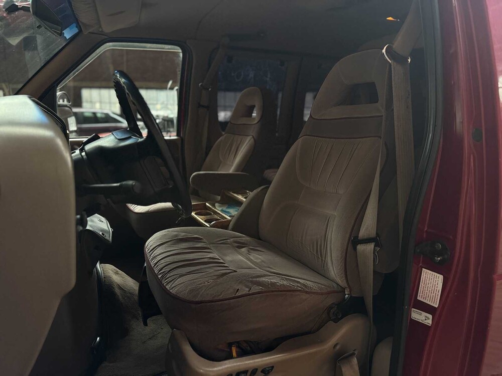 Ford E150 5.0 1993, 95-VH-NN