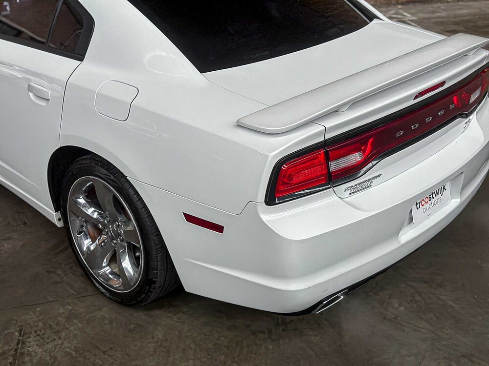 Dodge Charger RT HEMI 5.7 V8 375pk 2013