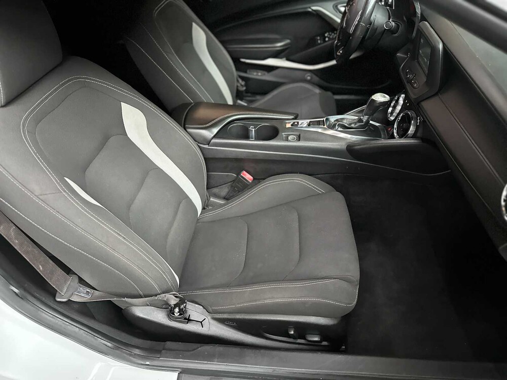 Chevrolet Camaro 1LT 2.0L I4 F DOHC 16V 275pk 2017