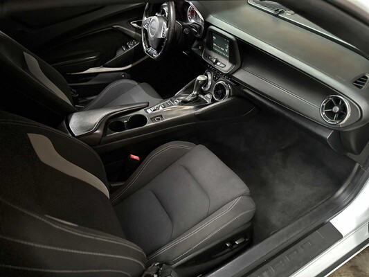 Chevrolet Camaro 1LT 2.0L I4 F DOHC 16V 275pk 2017