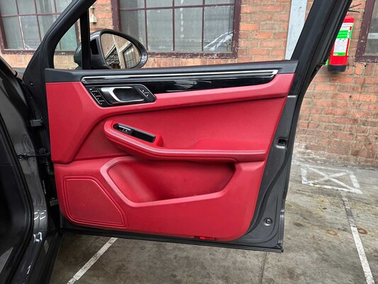 Porsche Macan S 3.0 V6 340pk 2014