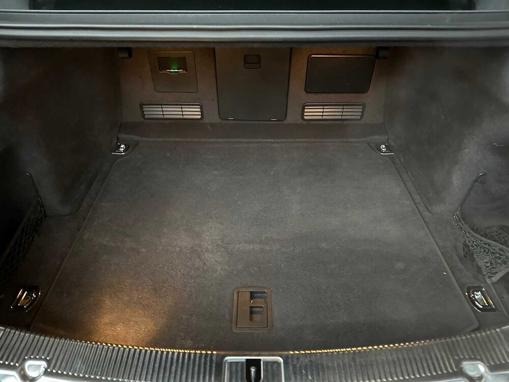 Audi A8 4.2 FSI V8 Quattro 372pk 2011