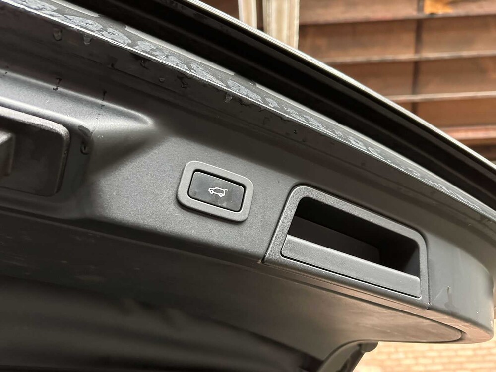 Land Rover Range Rover Velar 2.0 I4 AWD SE 179pk 2018, T-940-TJ