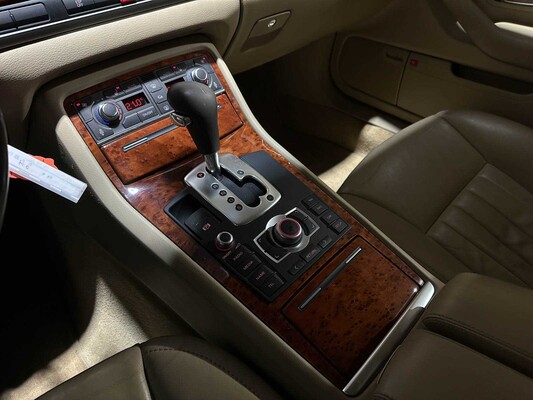 Audi A8 4.2 V8 Quattro Pro Line 350pk 2007 (Origineel-NL + 1e Eigenaar), 25-XH-VZ