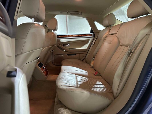Audi A8 4.2 V8 Quattro Pro Line 350pk 2007 (Origineel-NL + 1e Eigenaar), 25-XH-VZ