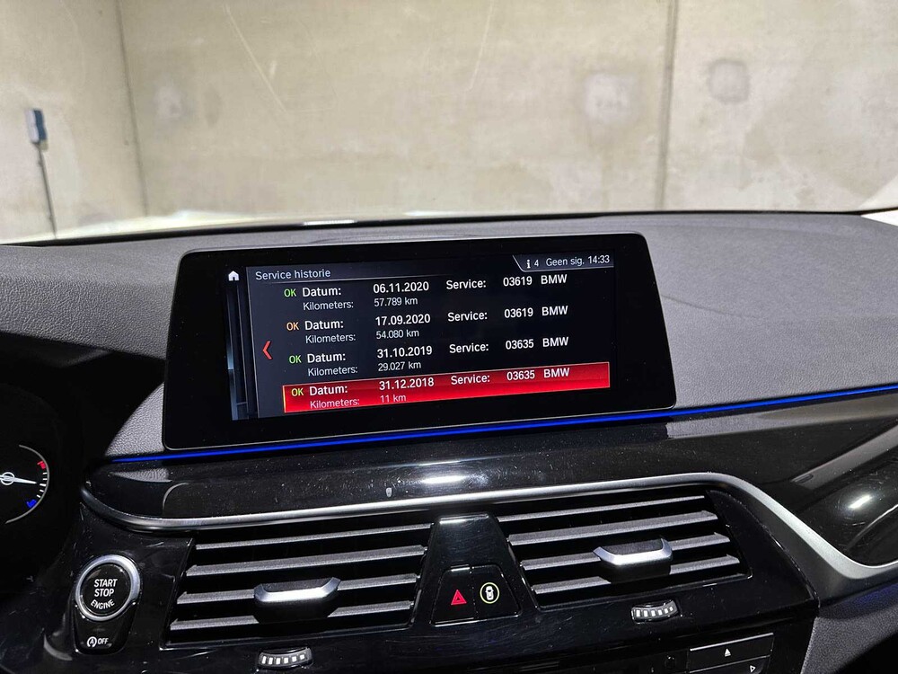 BMW 520i Touring High Executive Sport-Line 5-serie 184pk 2019 (Origineel-NL), XG-208-V