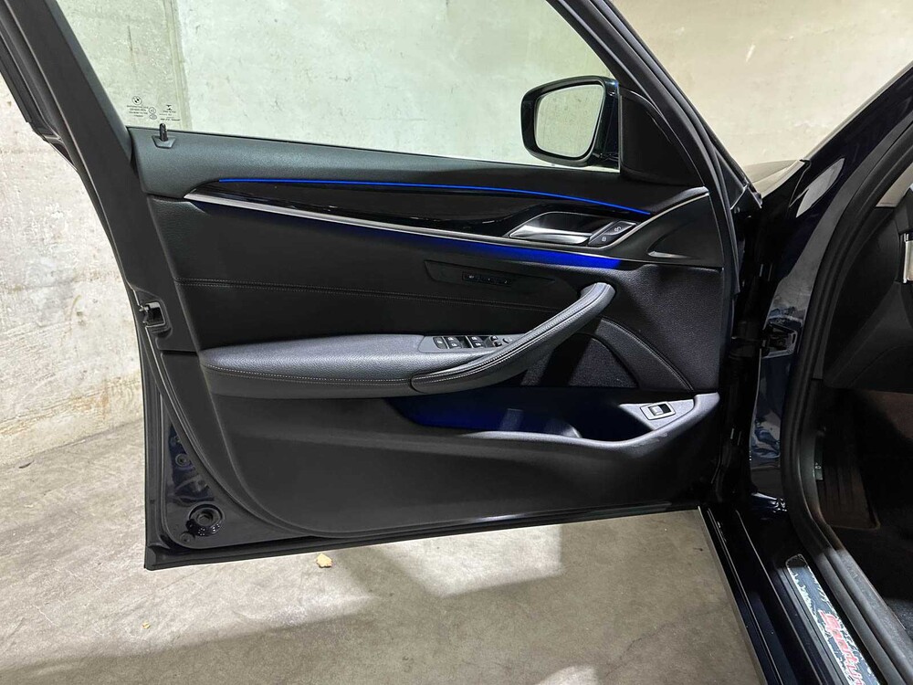 BMW 520i Touring High Executive Sport-Line 5-serie 184pk 2019 (Origineel-NL), XG-208-V