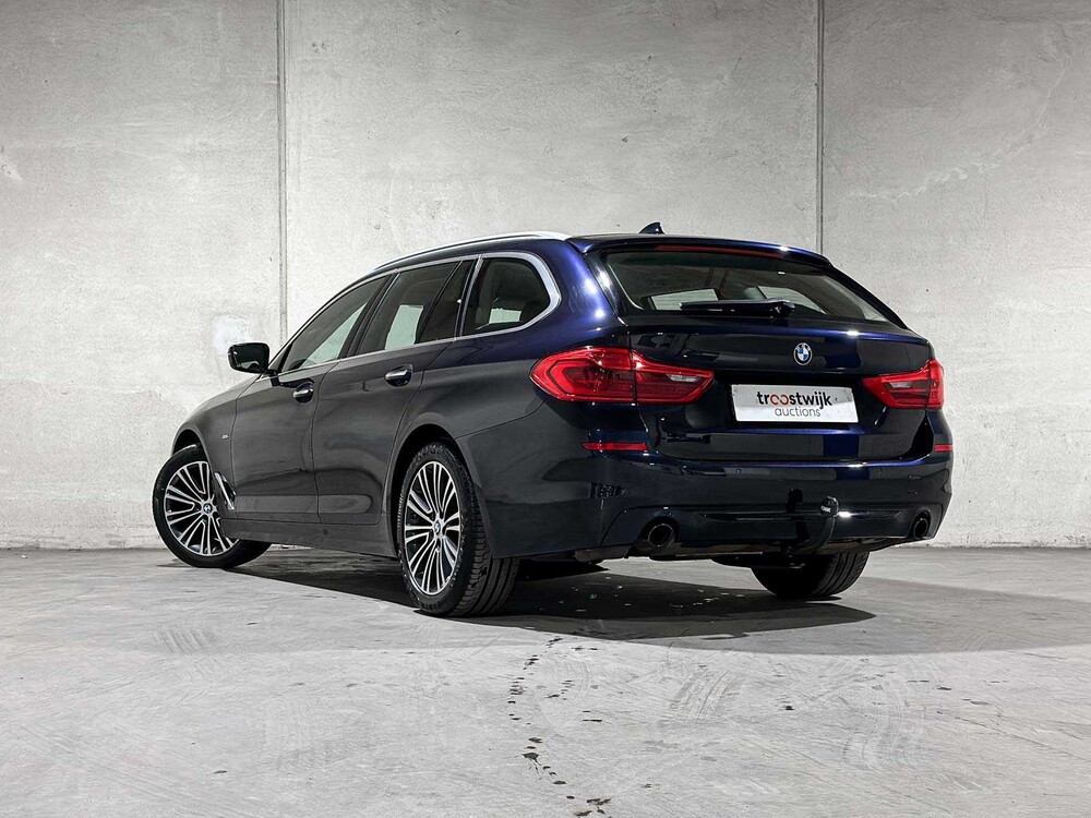 BMW 520i Touring High Executive Sport-Line 5-serie 184pk 2019 (Origineel-NL), XG-208-V