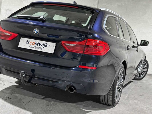 BMW 520i Touring High Executive Sport-Line 5-serie 184pk 2019 (Origineel-NL), XG-208-V