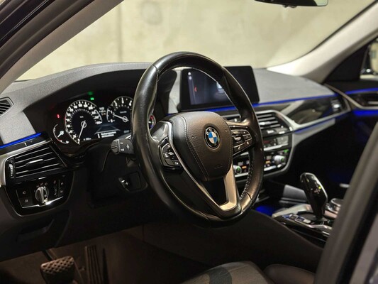 BMW 520i Touring High Executive Sport-Line 5-serie 184pk 2019 (Origineel-NL), XG-208-V