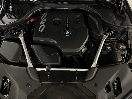 BMW 520i Touring High Executive Sport-Line 5-serie 184pk 2019 (Origineel-NL), XG-208-V