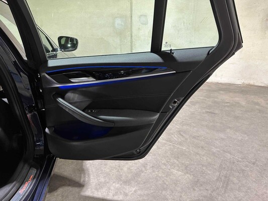 BMW 520i Touring High Executive Sport-Line 5-serie 184pk 2019 (Origineel-NL), XG-208-V