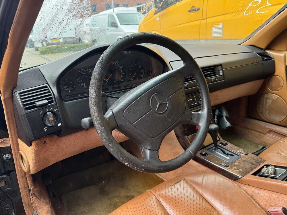 Mercedes-Benz SL500 Convertible 332PK 1992