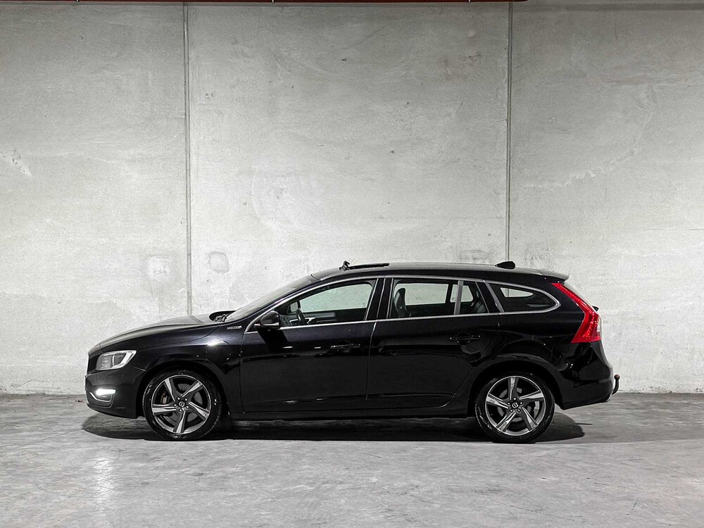 Volvo V60 2.4 D6 AWD Plug-In Hybrid Summum 215pk 2013 (Origineel-NL), 6-SVN-43