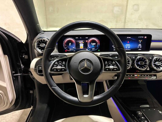 Mercedes-Benz A250 e Business Solution Luxury Limited 218pk 2020 (Origineel-NL + 1e Eigenaar) A-klasse, J-849-SG