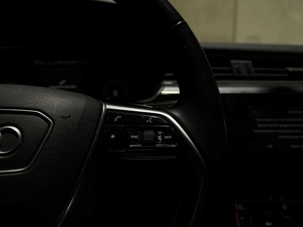 Audi e-tron 50 Quattro Launch Edition Plus 71 kWh 313pk 2020 (Origineel-NL + 1e Eigenaar), H-770-SH