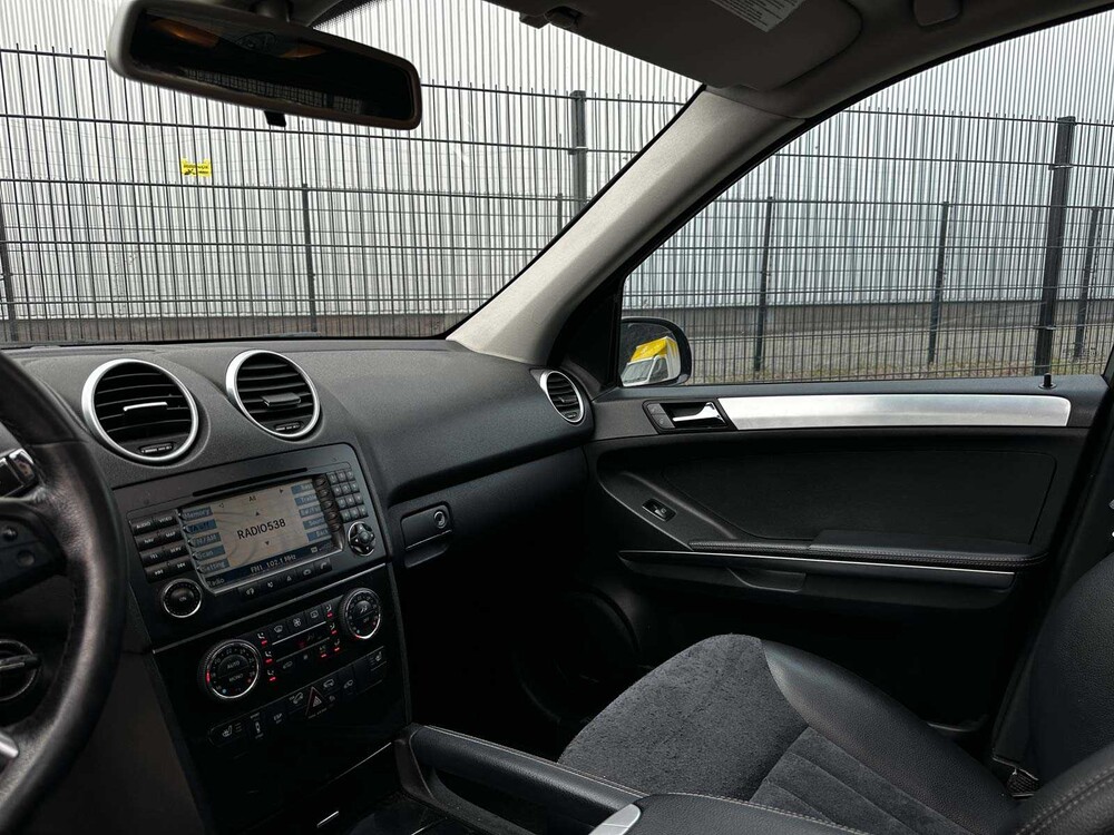 Mercedes-Benz M320 CDI M-class 221hp 2006, V-450-HD