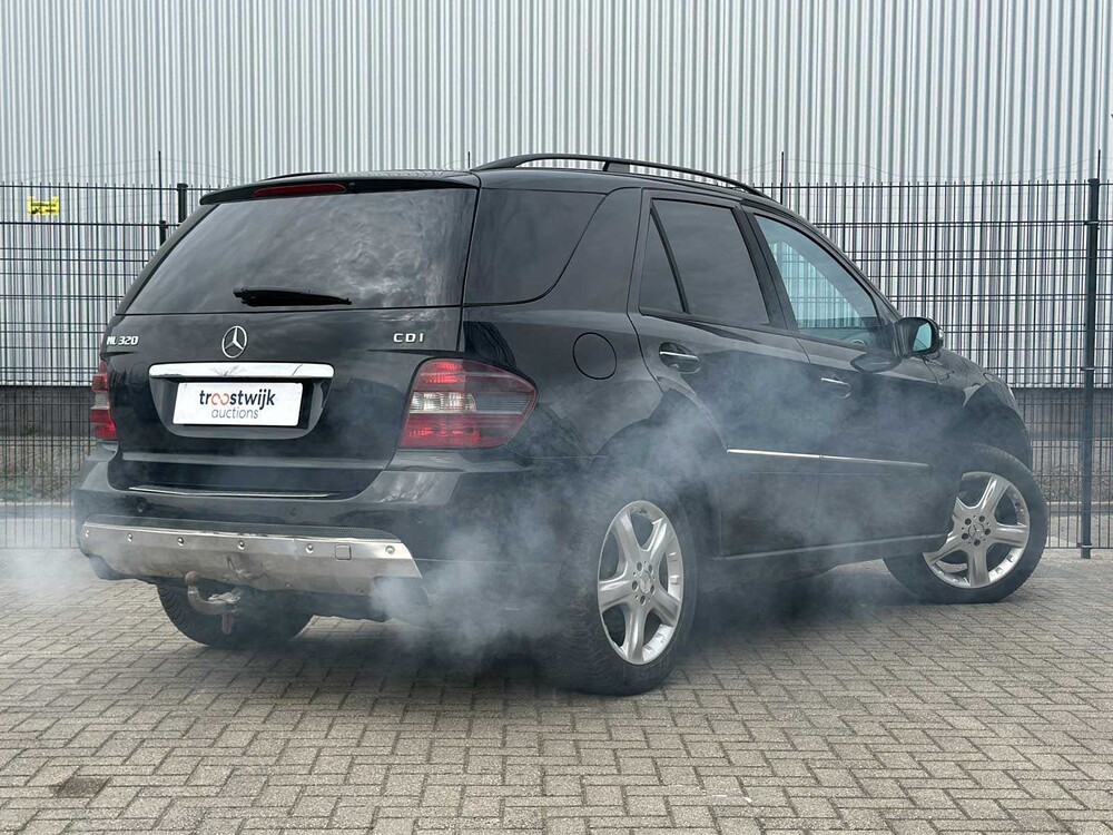 Mercedes-Benz M320 CDI M-class 221hp 2006, V-450-HD
