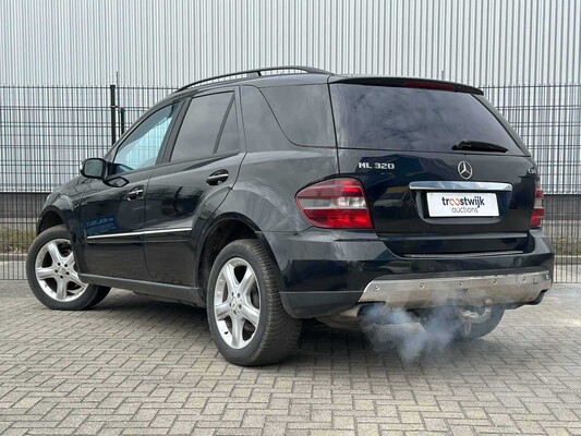 Mercedes-Benz M320 CDI M-class 221hp 2006, V-450-HD