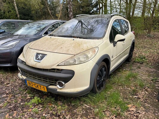 Cars and commercial vehicles in Boxmeer