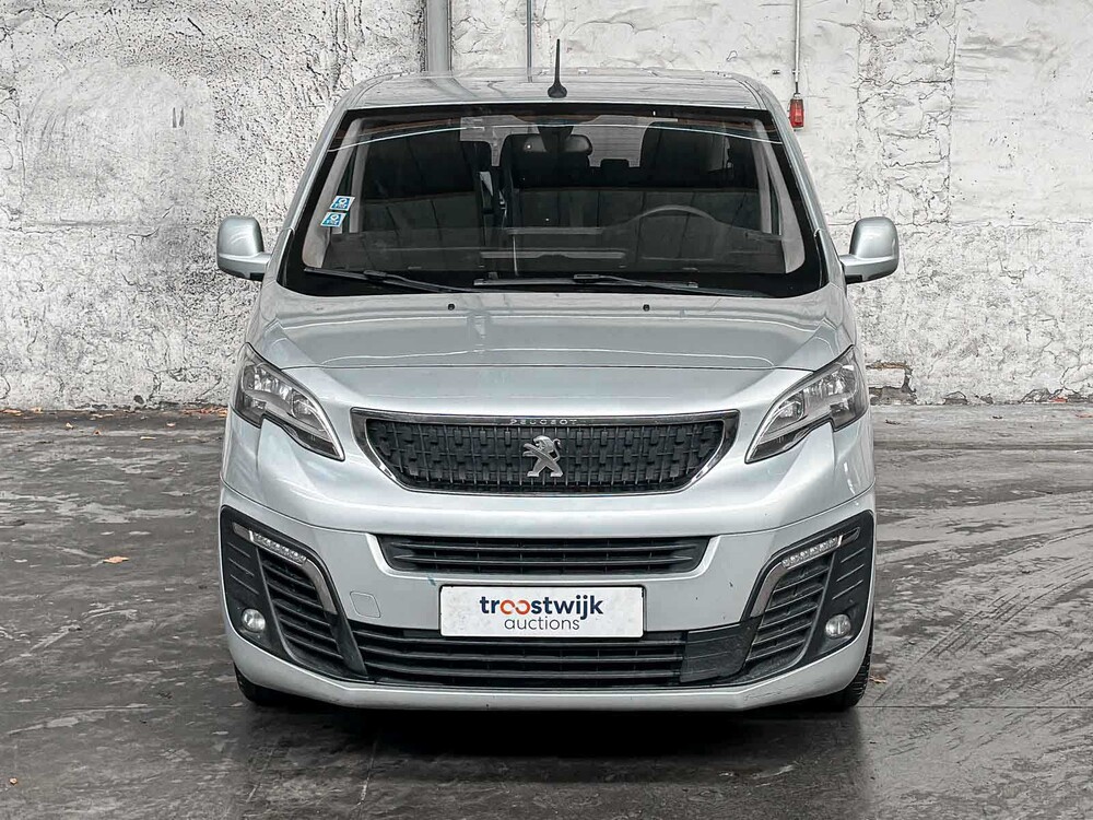 Peugeot Expert Traveller 1.5 9-seater 120hp 2019