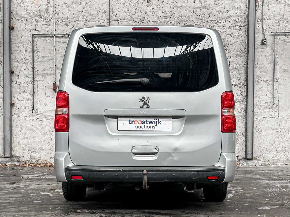 Peugeot Expert Traveller 1.5 9-seater 120hp 2019