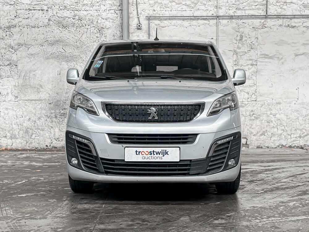 Peugeot Expert Traveller 1.5 9-seater 120hp 2019