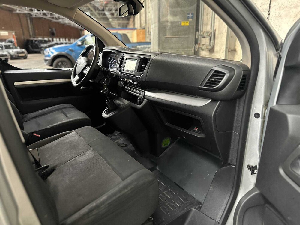Peugeot Expert Traveller 1.5 9-seater 120hp 2019