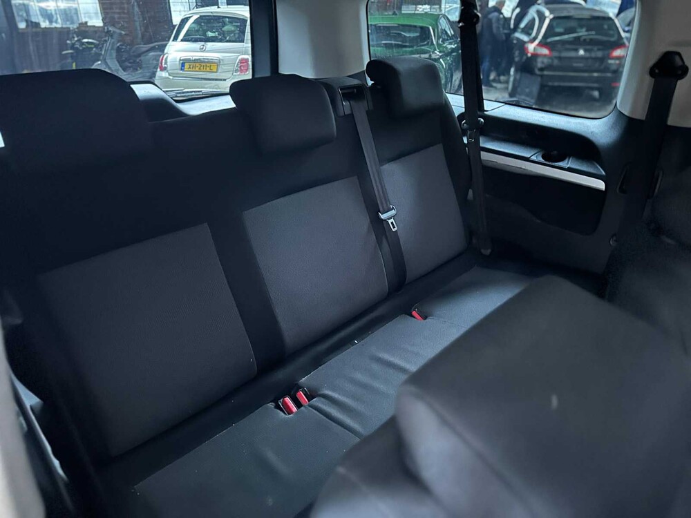 Peugeot Expert Traveller 1.5 9-seater 120hp 2019