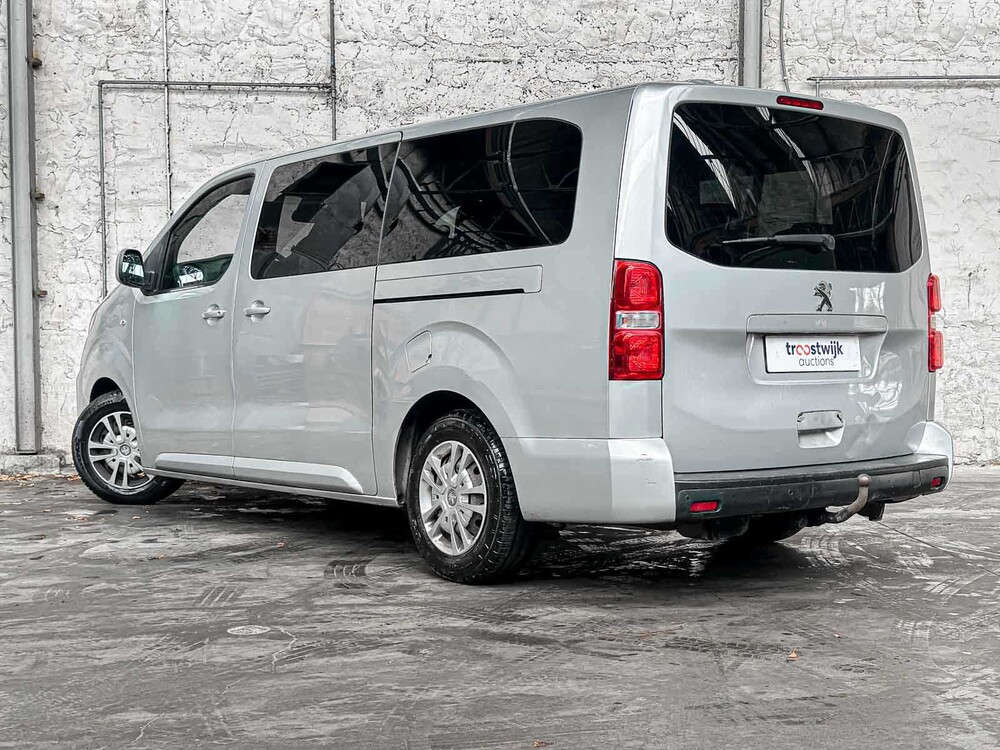 Peugeot Expert Traveller 1.5 9-seater 120hp 2019