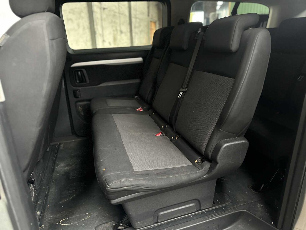 Peugeot Expert Traveller 1.5 9-seater 120hp 2019