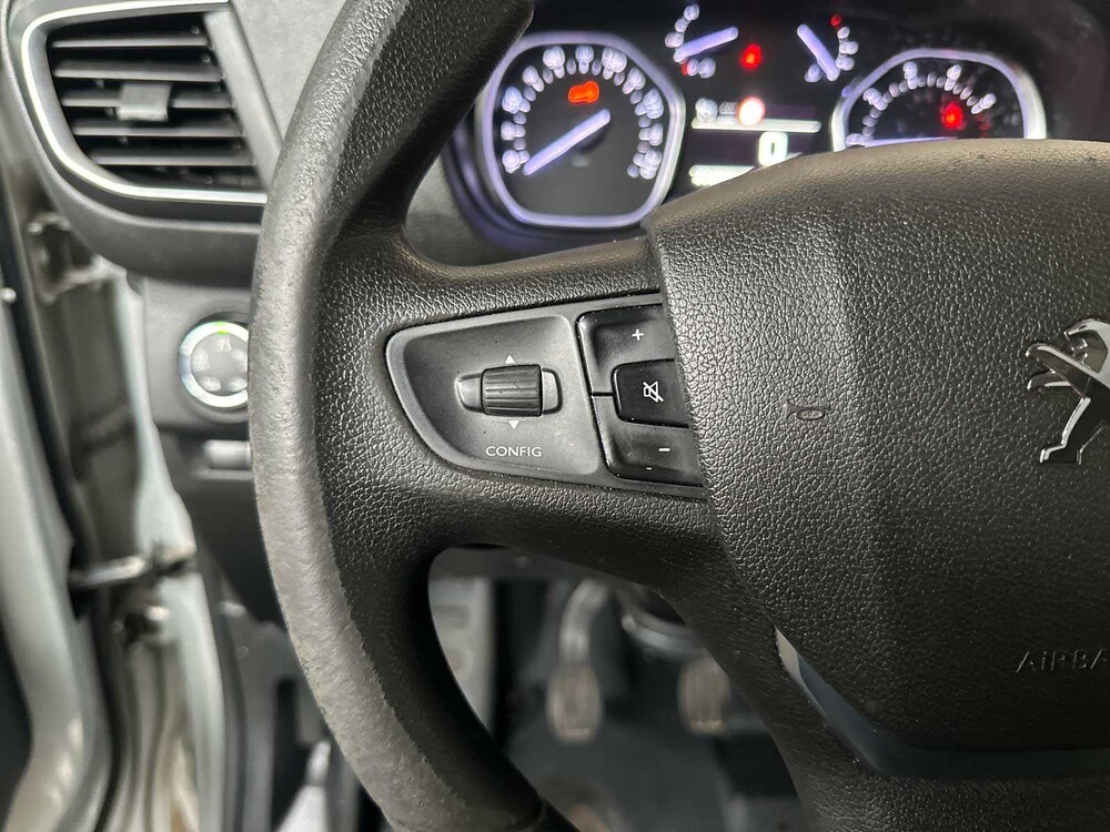 Peugeot Expert Traveller 1.5 9-seater 120hp 2019