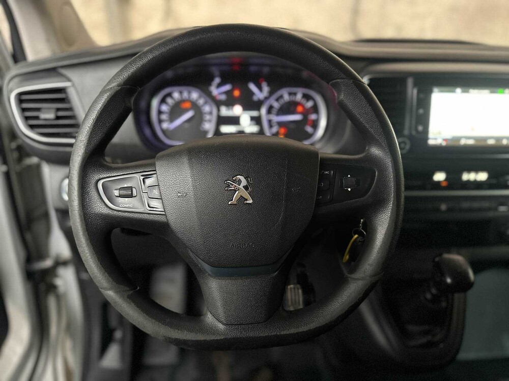 Peugeot Expert Traveller 1.5 9-seater 120hp 2019