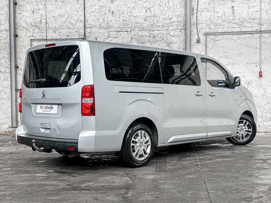 Peugeot Expert Traveller 1.5 9-seater 120hp 2019