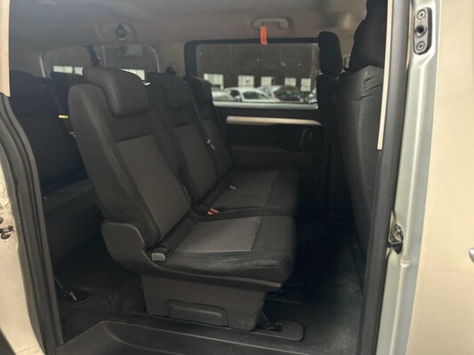 Peugeot Expert Traveller 1.5 9-seater 120hp 2019