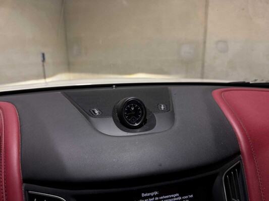 Maserati Levante 3.0 V6 D Allrad 275 PS 2017 (Original-NL), ND-376-K