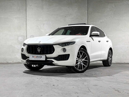 Luxury, sports and classic cars te Tiel