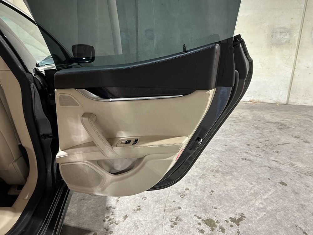 Maserati Ghibli 3.0 V6 330 PS 2014 (Original-NL), 7-XBS-64