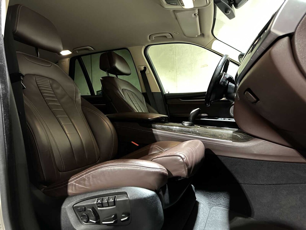 BMW X5 xDrive50i 4.4 V8 High Executive 449pk 2014, J-094-RR